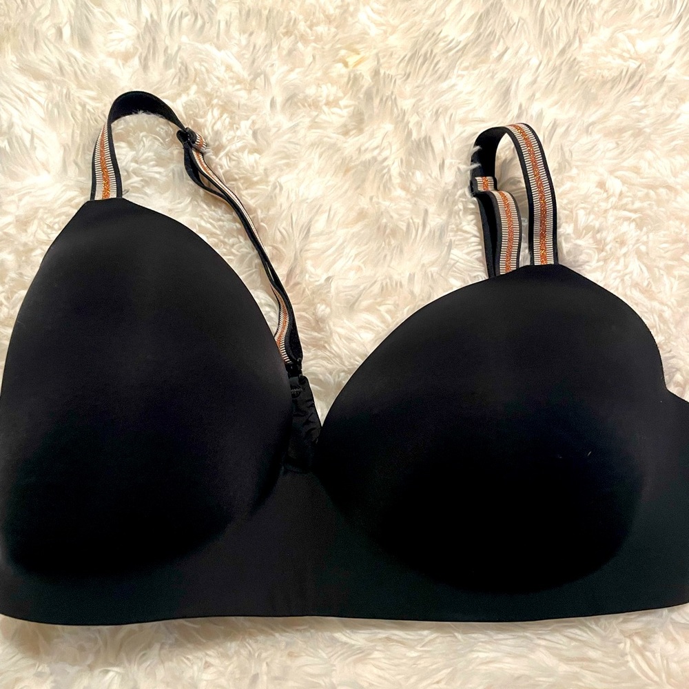 Victorias Secret Body By Victoria 36DDD Bra No Wires Design Straps EUC